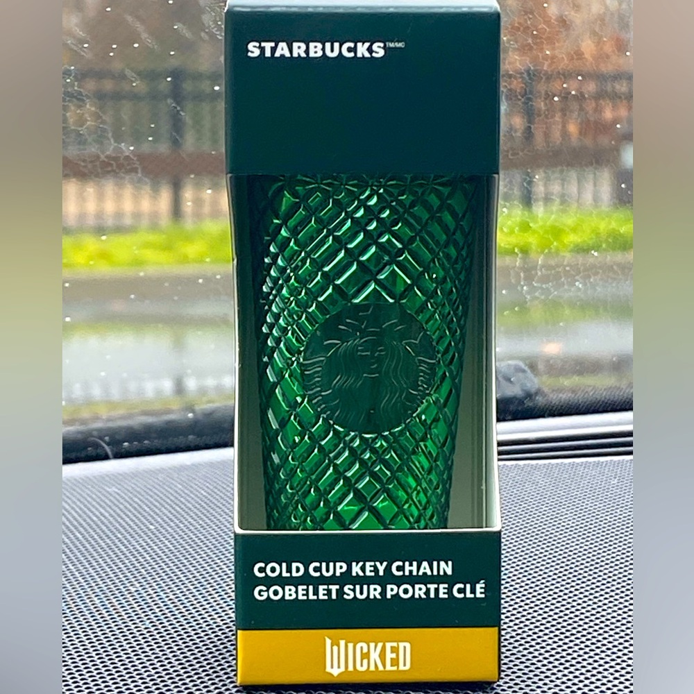 RARE WICKED STARBUCKS KEYCHAIN BRAND NEW COLD CUP ADORABLE EMERALD CITY